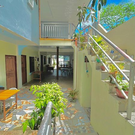 Carillo Guest House Coron Buitenkant foto