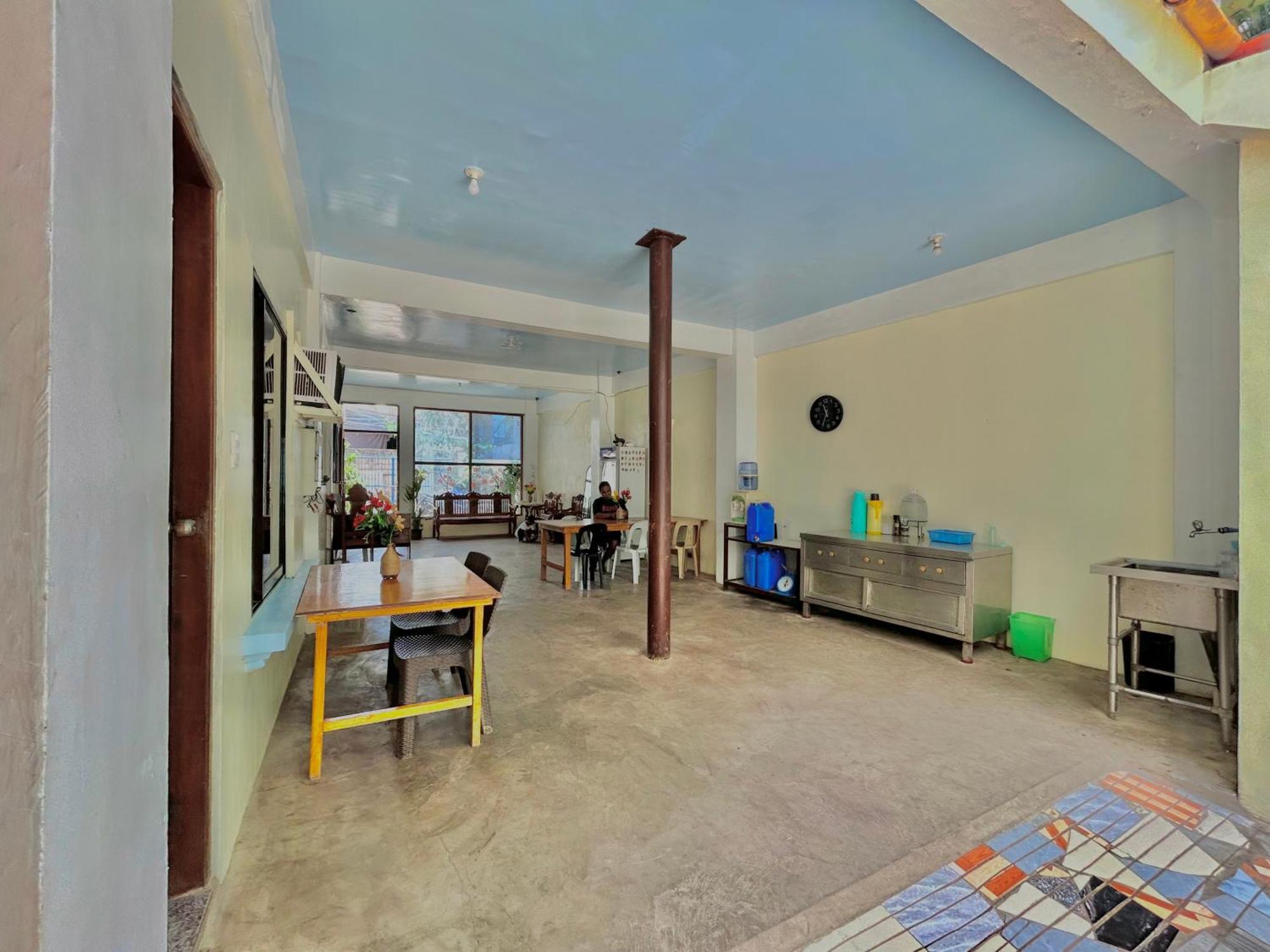 Carillo Guest House Coron Buitenkant foto