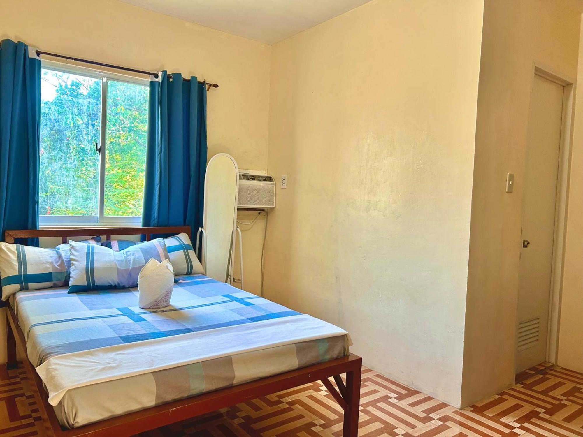 Carillo Guest House Coron Buitenkant foto