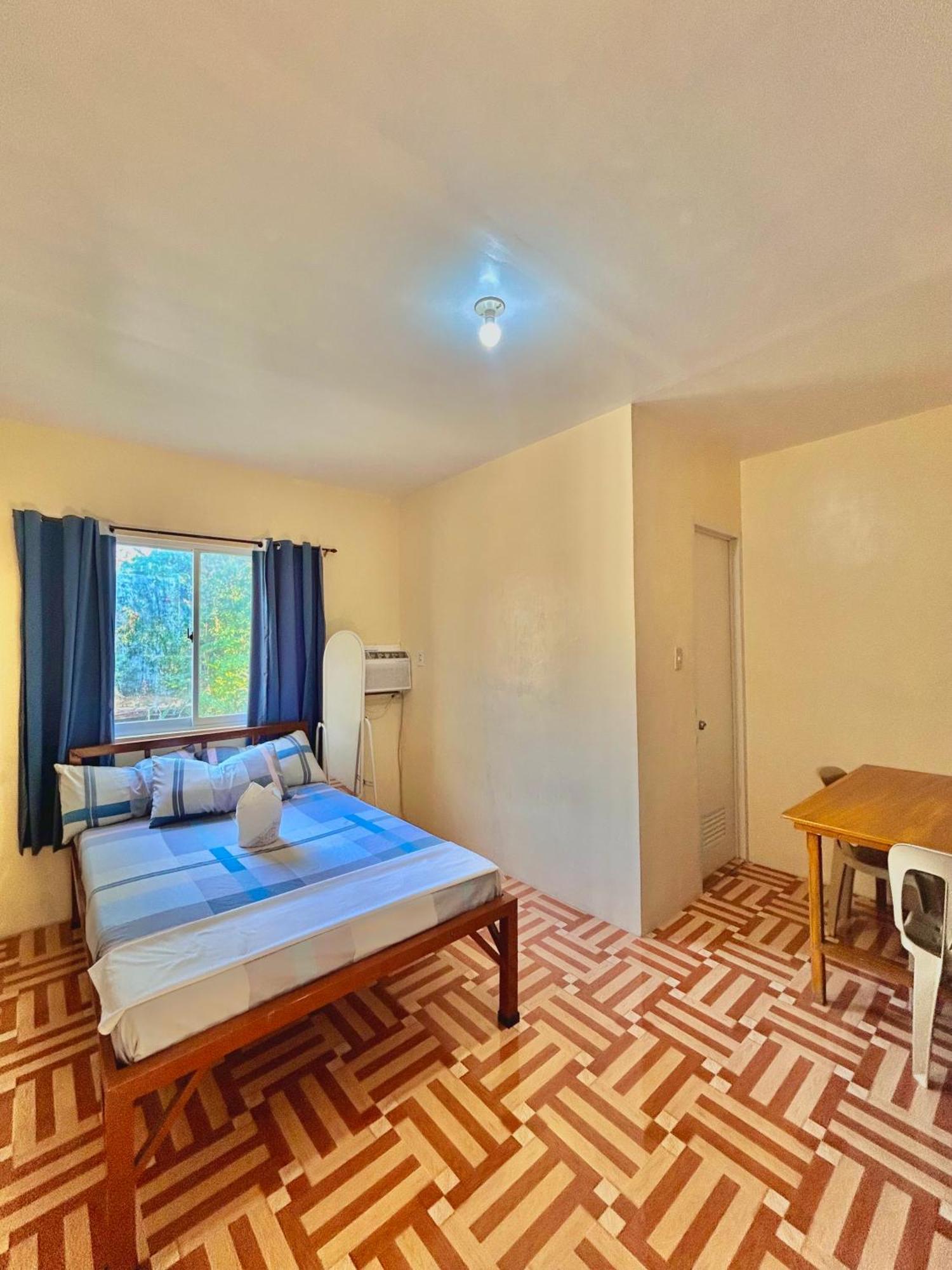 Carillo Guest House Coron Buitenkant foto