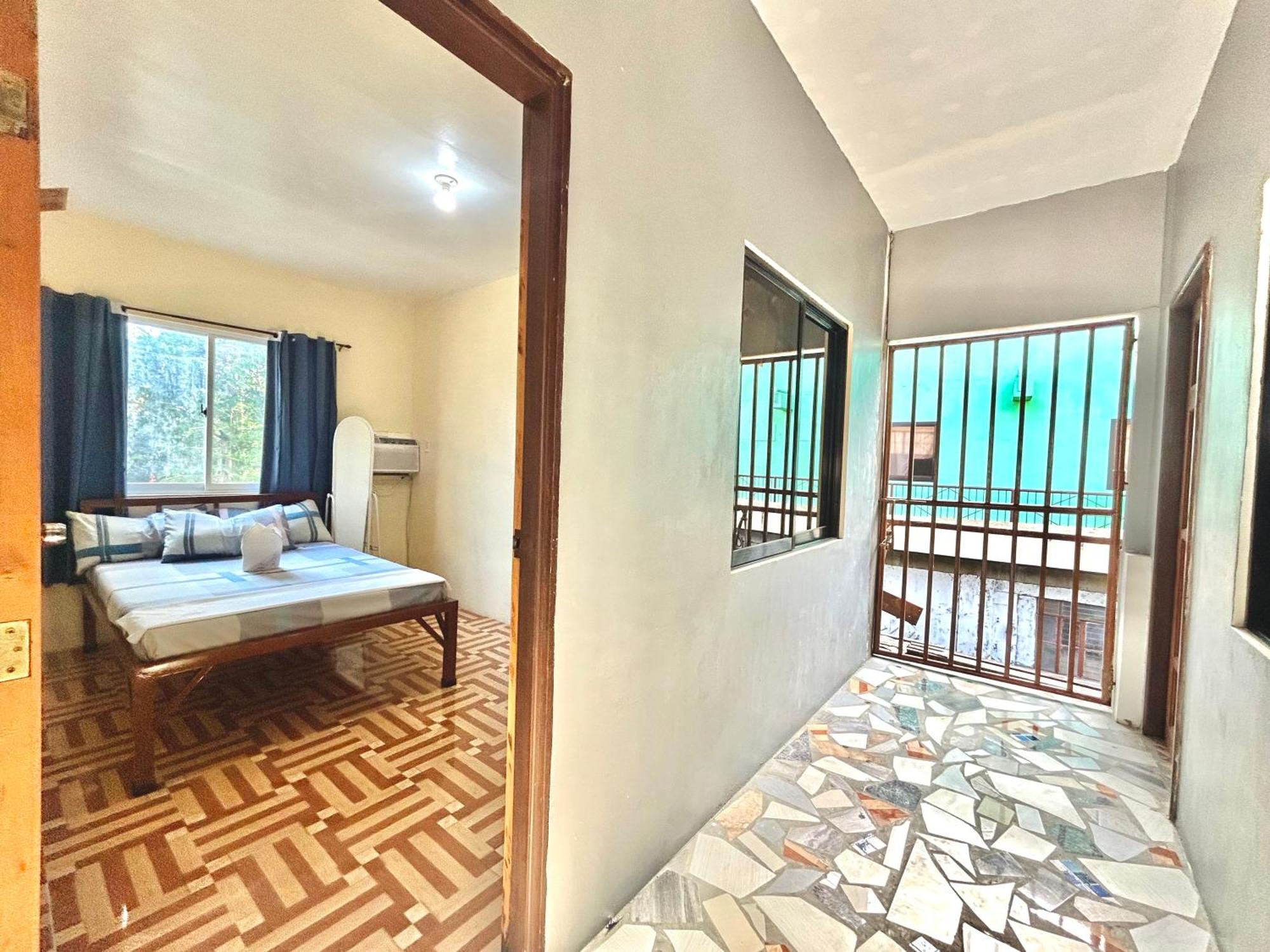 Carillo Guest House Coron Buitenkant foto