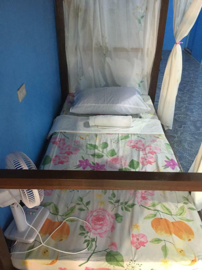 Carillo Guest House Coron Buitenkant foto