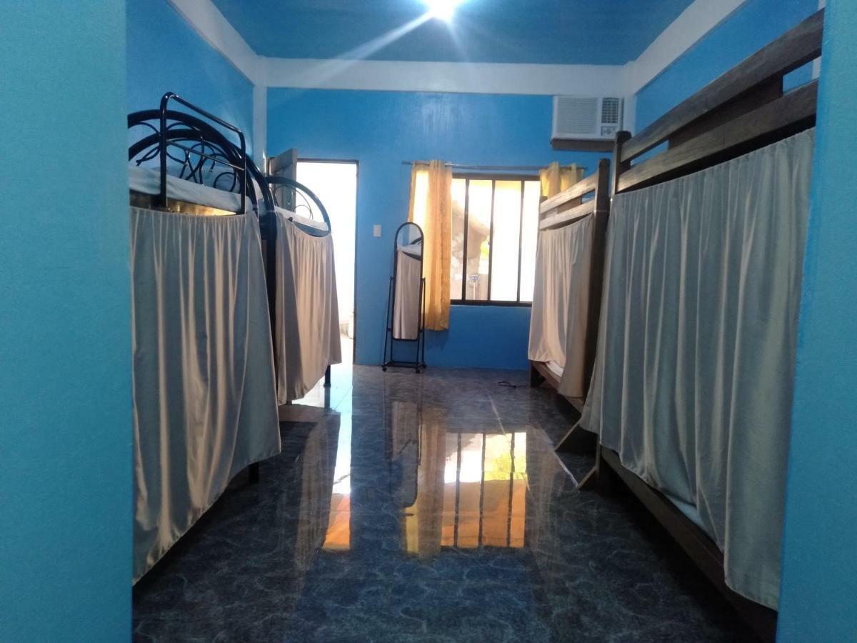 Carillo Guest House Coron Buitenkant foto