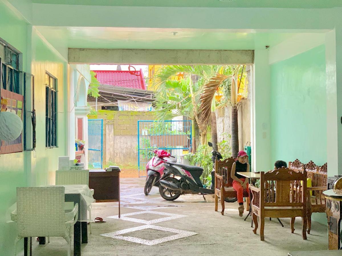 Carillo Guest House Coron Buitenkant foto