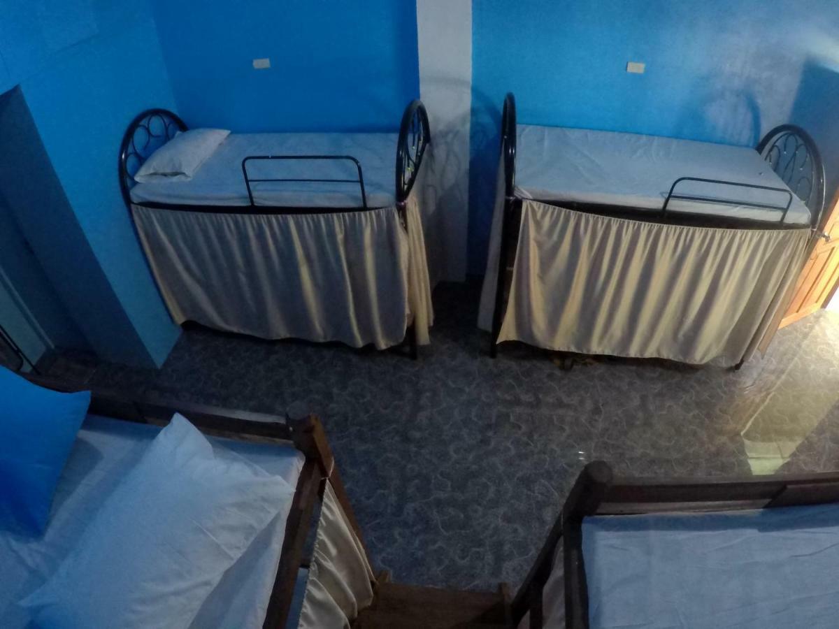 Carillo Guest House Coron Buitenkant foto